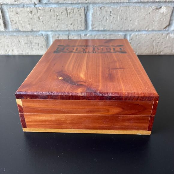 Vintage Cedar Polished Wood Holy Bible Empty Storage Box 6.5" X 9.5" - Picture 3 of 11